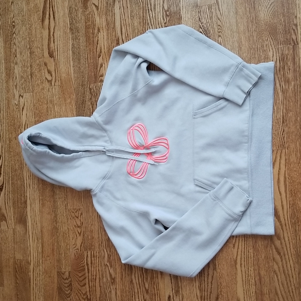Aritzia TNA Pull Over Graphic Embroidered Hoodie Athleisure Cozy Outdoor